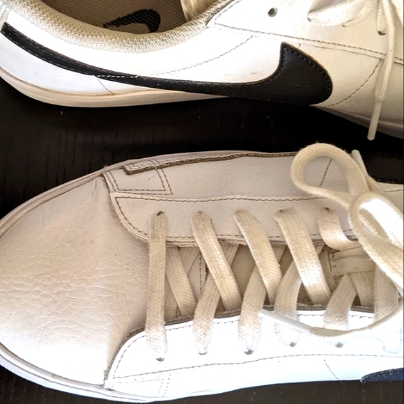 Nike low men's 12 GUC 🏃‍♂️👟 white n black classic leather - Picture 10 of 10